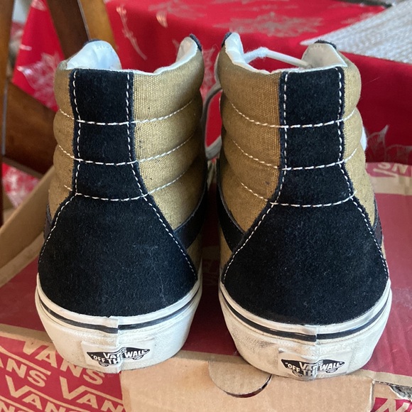 Vans - Picture 4 of 4